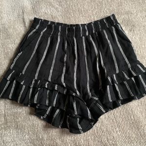 🦋billabong ruffled shorts🦋